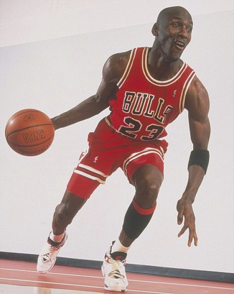 Jordan lập tức làm những khán giả NBA say mê bởi khả năng ghi điểm tuyệt vời của mình. Ngay trong mùa giải đầu tiên, 1984-85, Jordan đã được bầu chọn là NBA All-Star, trở thành một trong những cầu thủ hiếm hoi được lựa chọn là All-Star ngay trong mùa giải đầu tiên thi đấu.